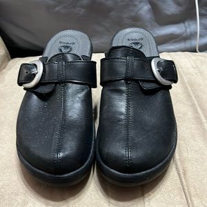 Black croc clogs worn once size 8